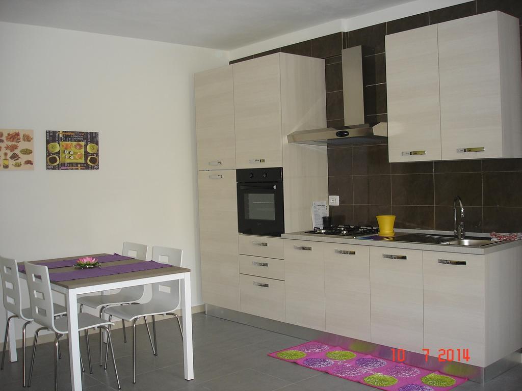 Blau Vacanze Peschiera del Garda Habitación foto